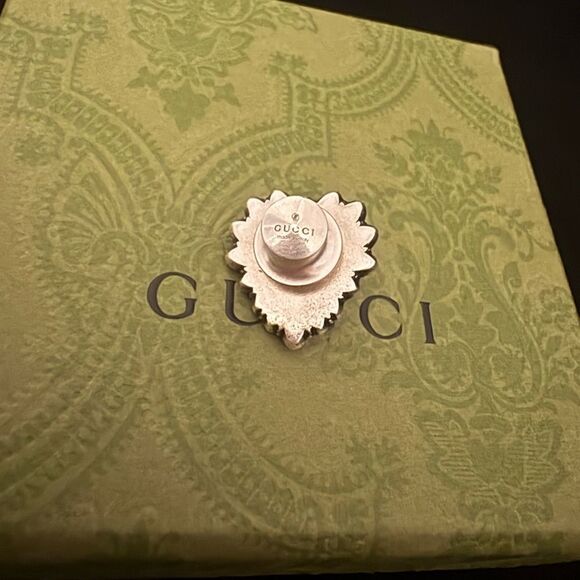Brand new with box and dustbag Gucci Silver heart  Brooch - Picture 4 of 7